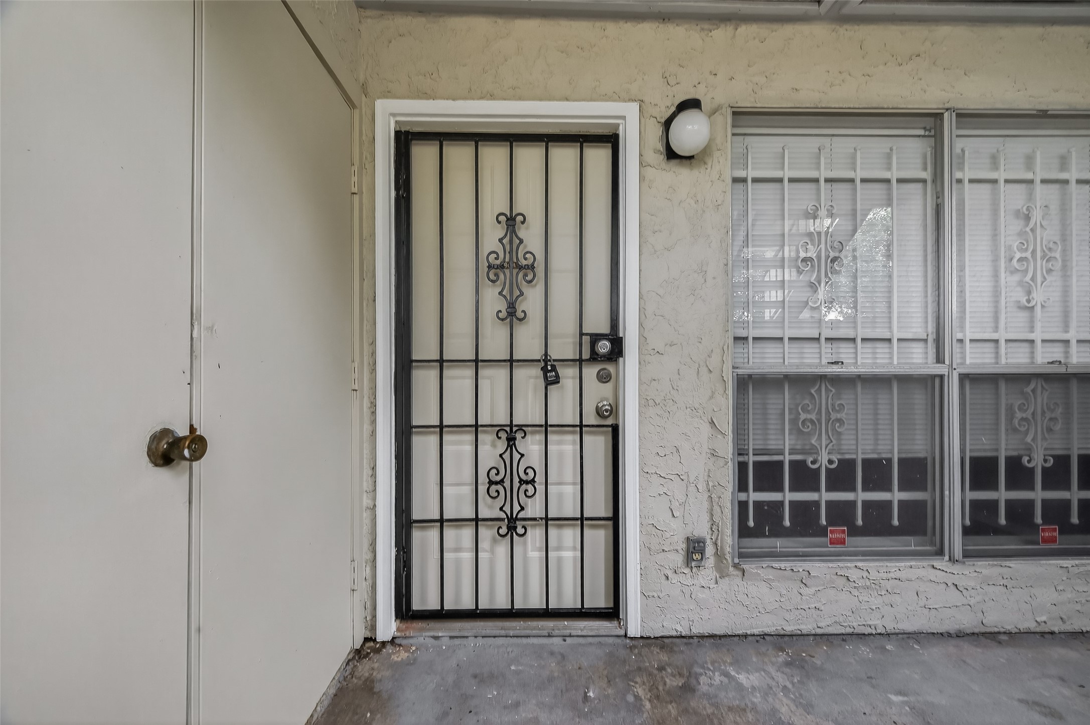 7313 Gulf Freeway, Unit 904 Houston, TX 77017 - Photo 11 of 27 a view of front door