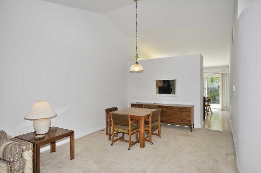 41 Bedford Road Mundelein, IL 60060 - Photo 4 of 16 a workspace with furniture and a window