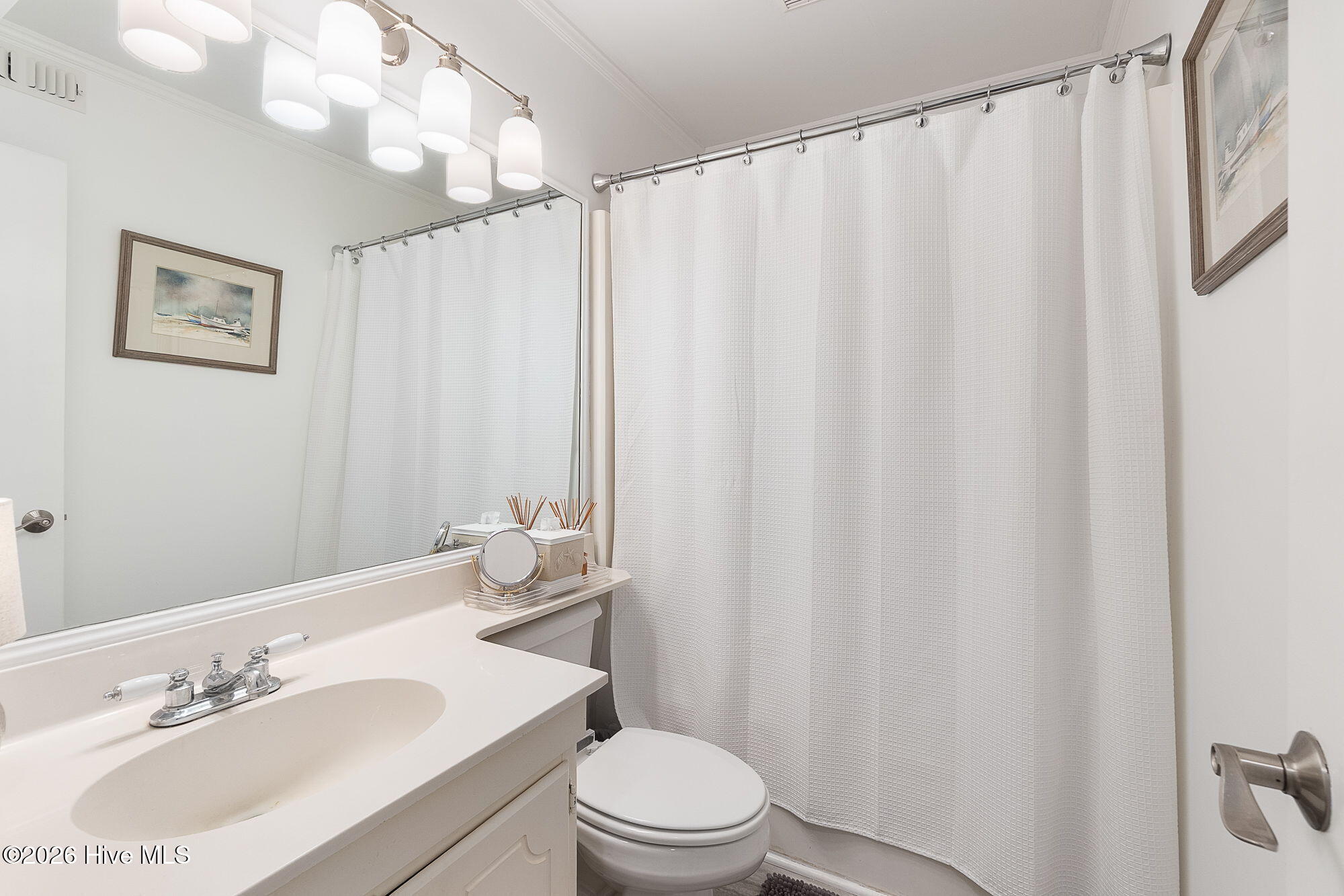 2008 East Fort Macon Road, Unit B12 Atlantic Beach, NC 28512 - Photo 25 of 39 Full Hallway Bath