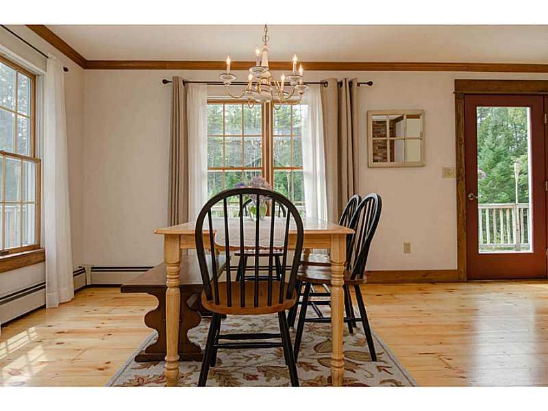 61 Glenview Road Freeport, ME 04032 - Photo 11 of 35 Dining Room.