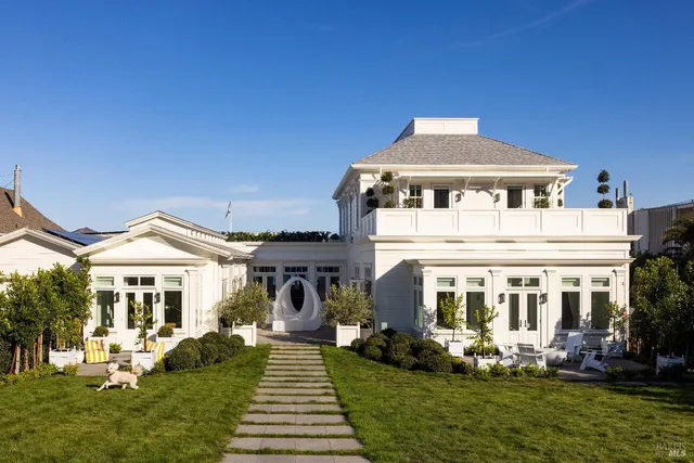 $28,000,000 | 201 Bridgeway, Sausalito, CA 94965