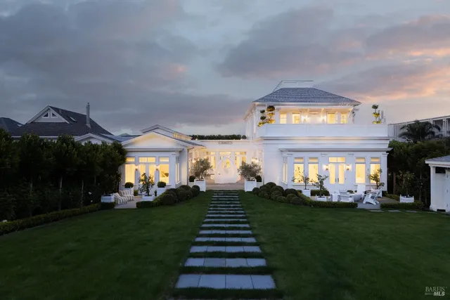 $28,000,000 | 201 Bridgeway, Sausalito, CA 94965