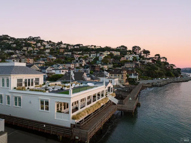 $28,000,000 | 201 Bridgeway, Sausalito, CA 94965