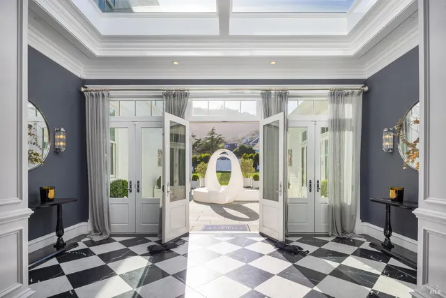 $28,000,000 | 201 Bridgeway, Sausalito, CA 94965