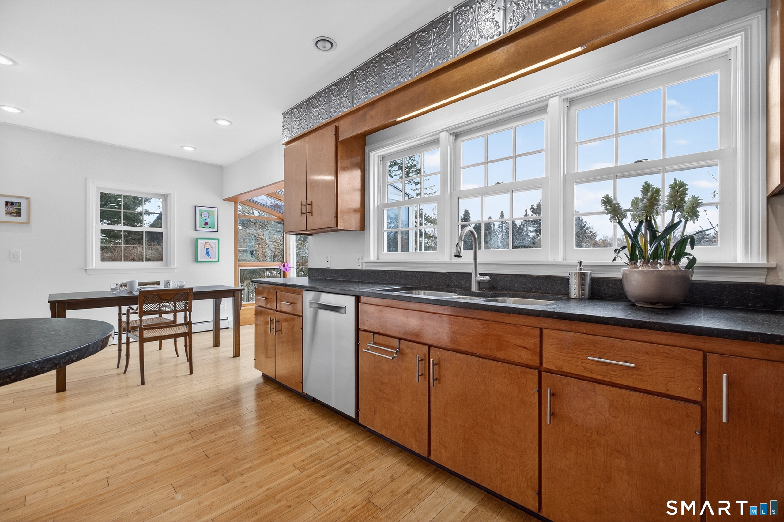 45 Quanaduck Road Stonington, CT 06378 - Photo 9 of 39