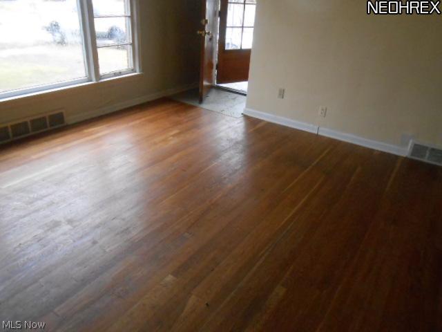 4018 Okalona Road Cleveland, OH 44118 - Photo 2 of 13