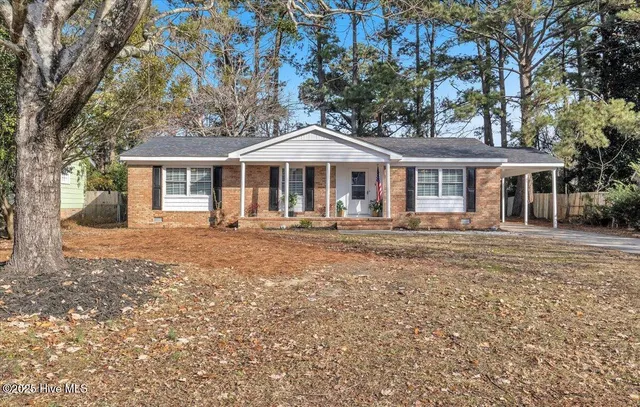 $285,000 | 122 Carolina Circle, Jacksonville, NC 28546