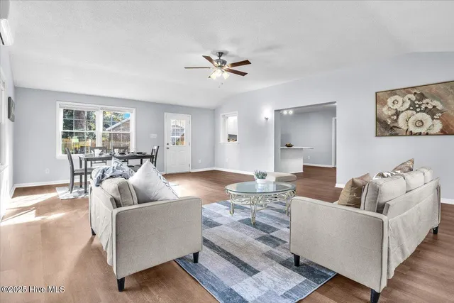 $285,000 | 122 Carolina Circle, Jacksonville, NC 28546