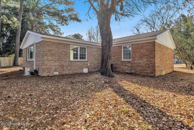 $285,000 | 122 Carolina Circle, Jacksonville, NC 28546