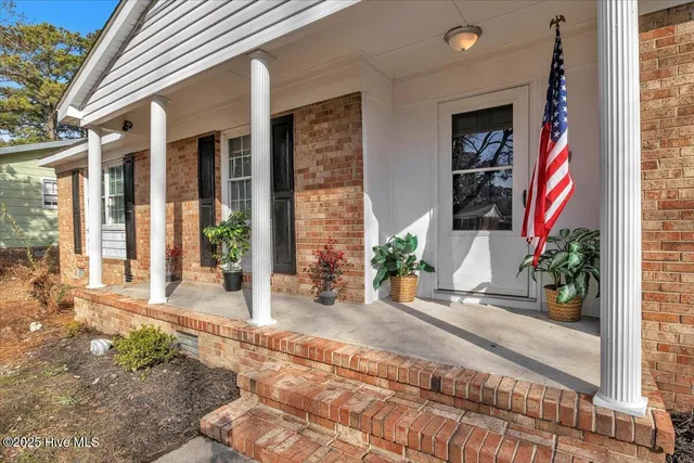 $285,000 | 122 Carolina Circle, Jacksonville, NC 28546