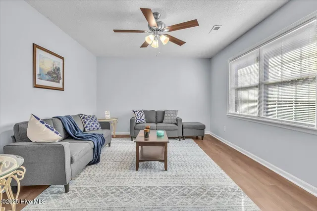 $285,000 | 122 Carolina Circle, Jacksonville, NC 28546