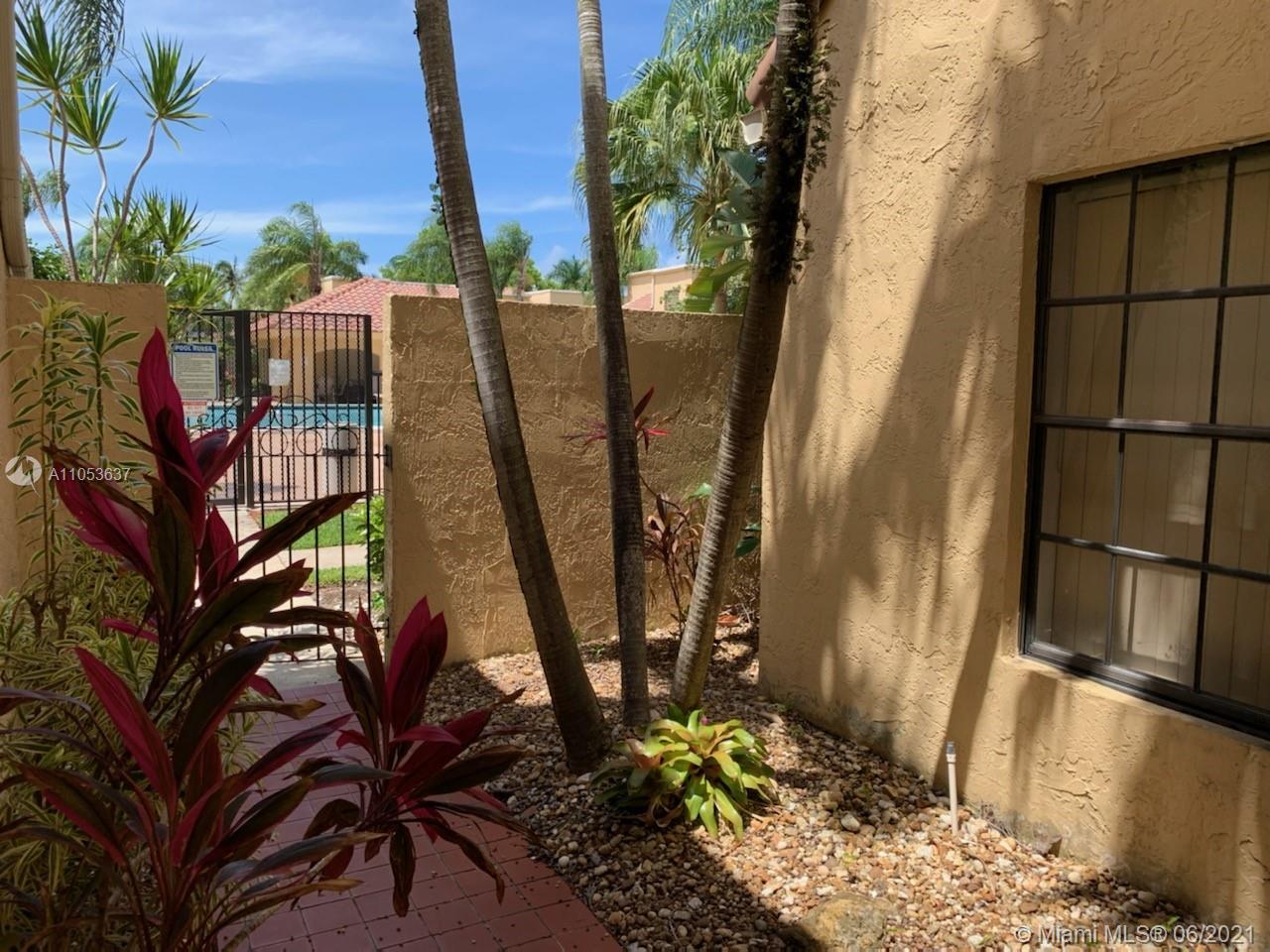 The Waterways Aventura, FL 33180 - Photo 3 of 12