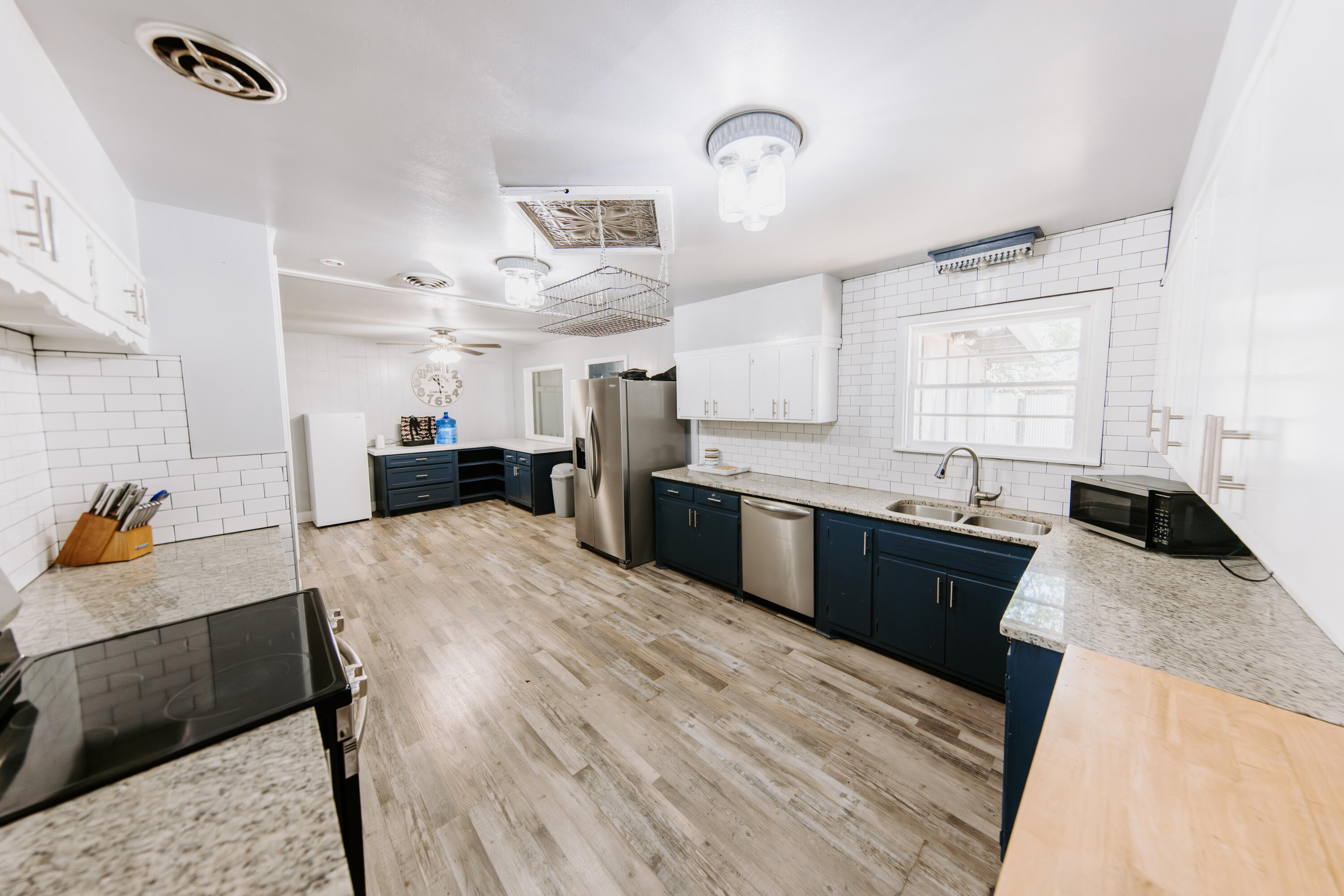 4022 38th Street Lubbock, TX 79413 - Photo 3 of 15 2L9A3661