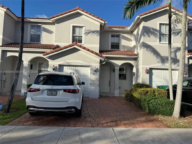 $469,900 | 1027 Northeast 207th Street, Unit 1027, Miami, FL 33179