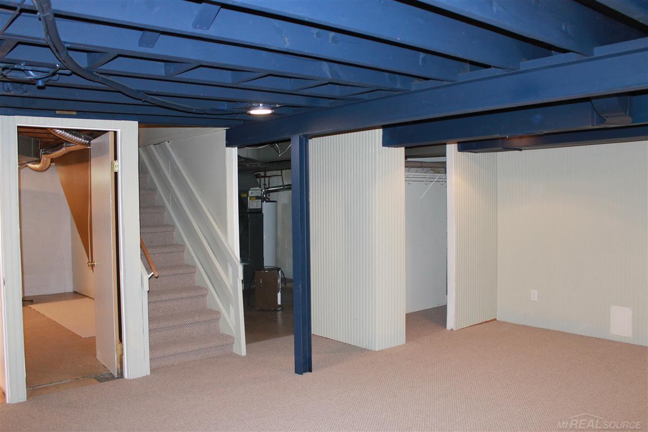 1071 Hampton Road Grosse Pointe Woods, MI 48236 - Photo 24 of 30