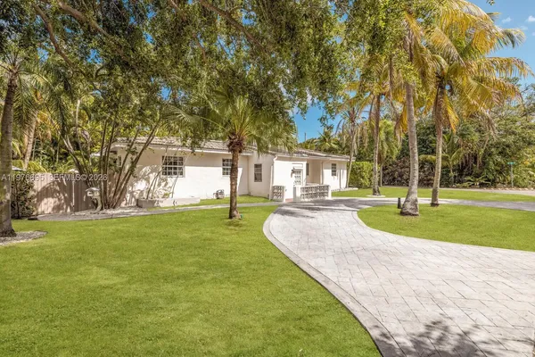 $1,248,000 | 11801 Northeast 11th Avenue, Biscayne Park, FL 33161