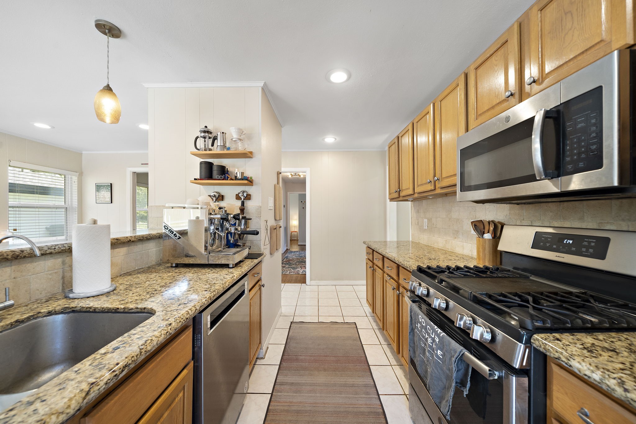 4306 Warm Springs Road Houston, TX 77035 - Photo 10 of 36