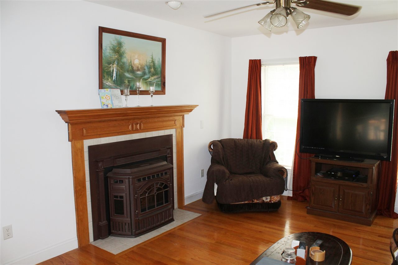 81 Byam Road New Boston, NH 03070 - Photo 12 of 36