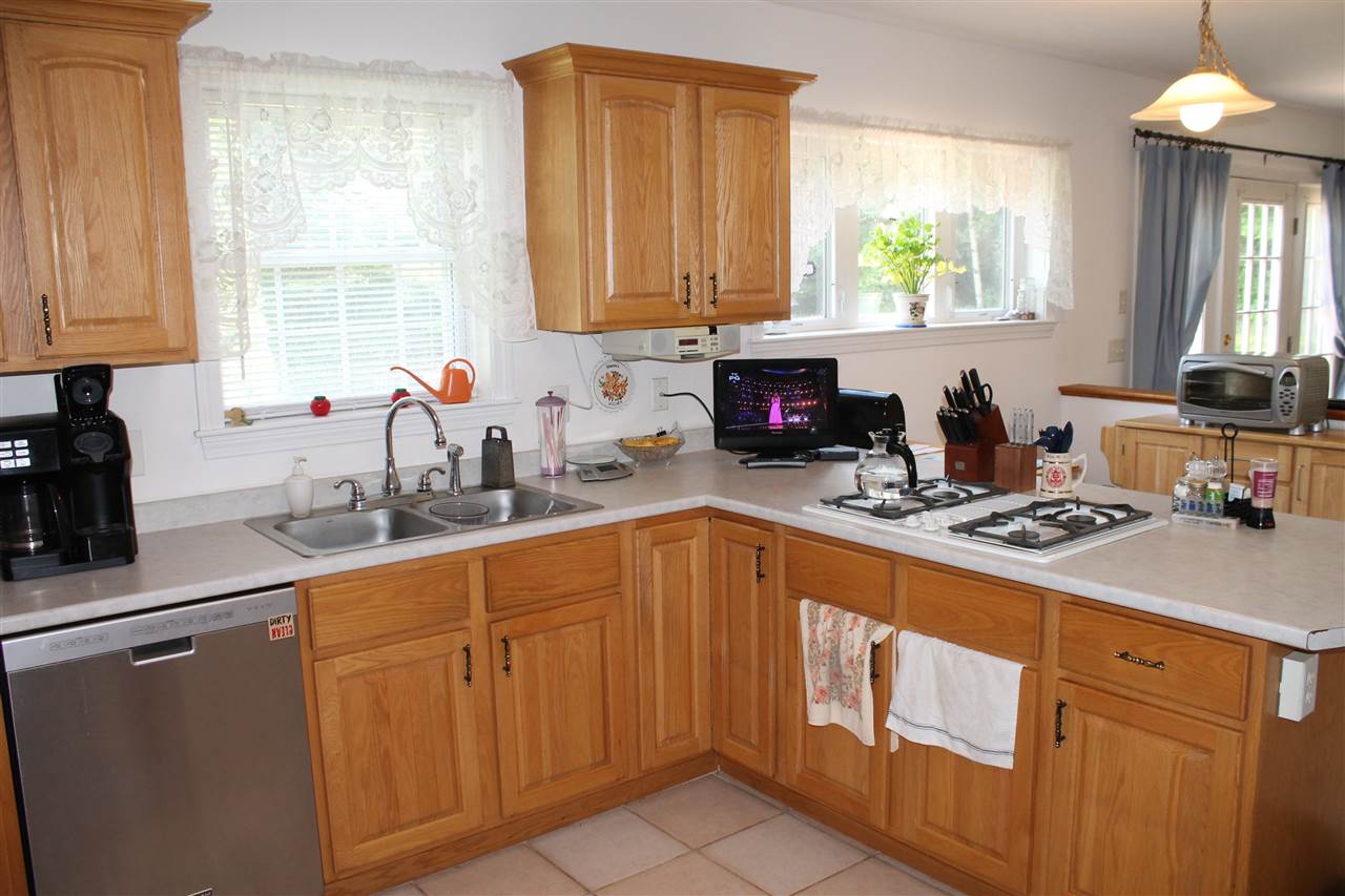 81 Byam Road New Boston, NH 03070 - Photo 15 of 36