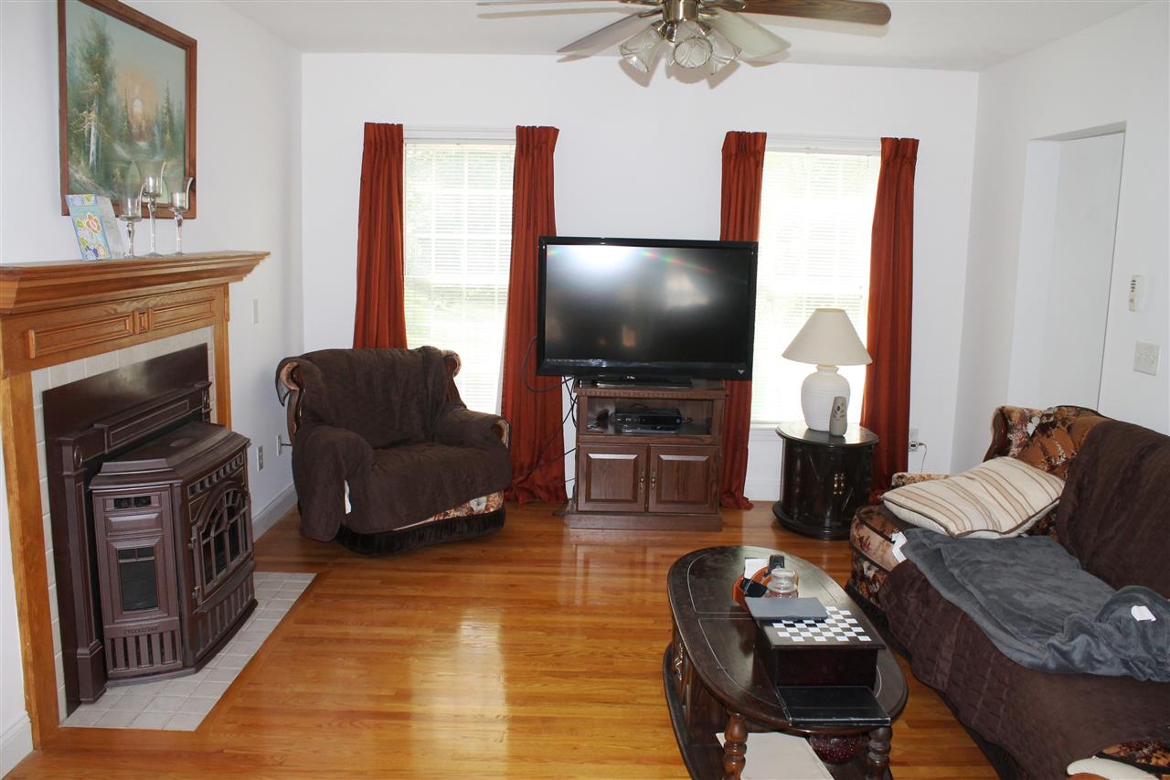 81 Byam Road New Boston, NH 03070 - Photo 3 of 36