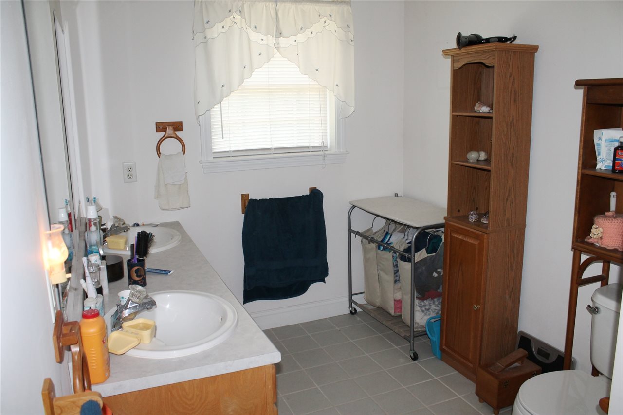 81 Byam Road New Boston, NH 03070 - Photo 24 of 36
