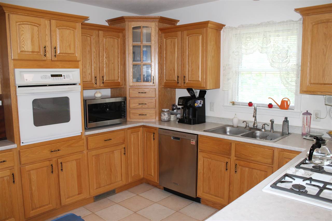 81 Byam Road New Boston, NH 03070 - Photo 4 of 36