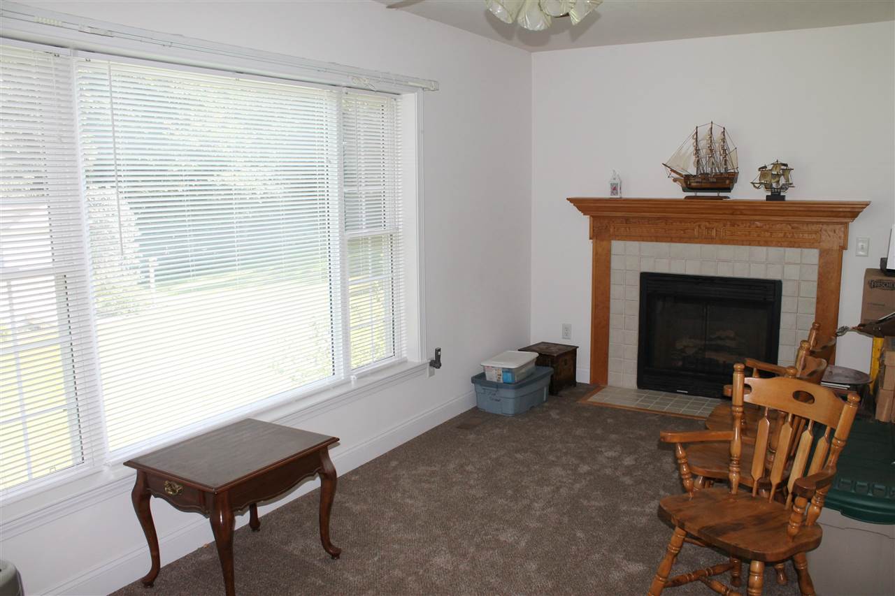 81 Byam Road New Boston, NH 03070 - Photo 5 of 36