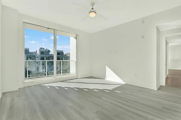 $4,800 | 920 North Osceola Avenue, Unit 301, Clearwater, FL 33755