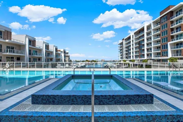 $4,800 | 920 North Osceola Avenue, Unit 301, Clearwater, FL 33755