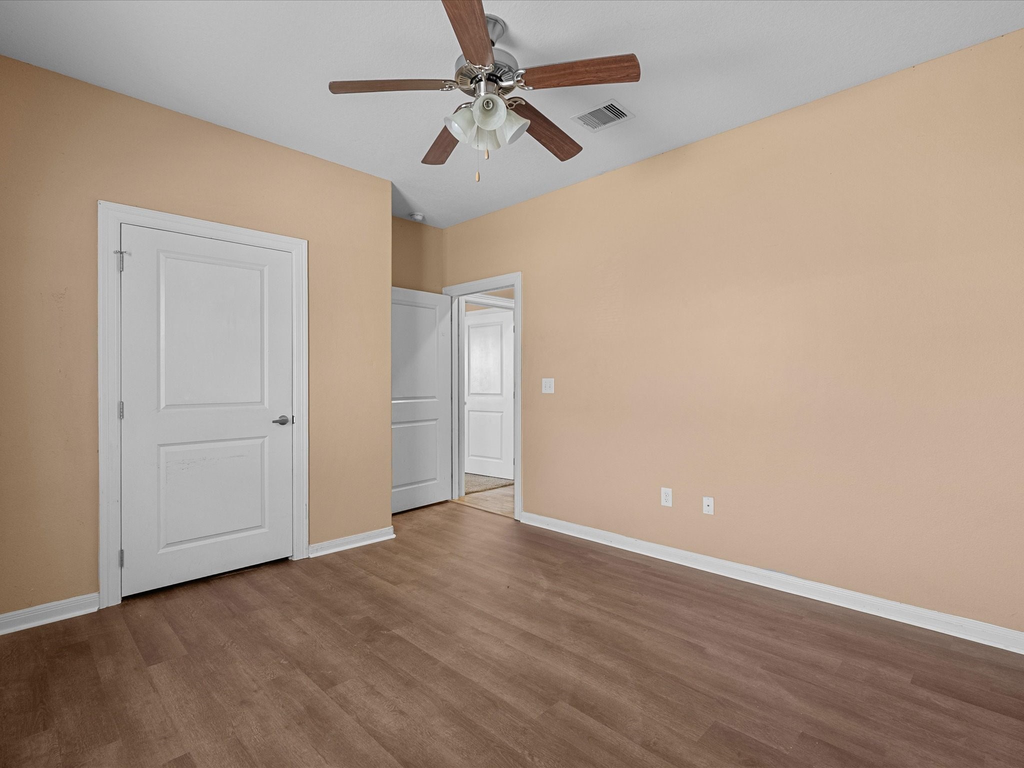 2105 Howell Avenue La Marque, TX 77568 - Photo 12 of 19 Other bedroom
