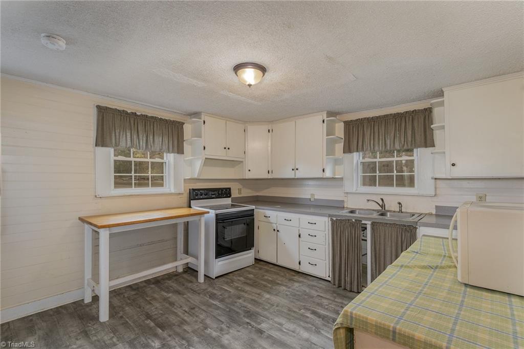 4325 Thompson Mill Road Graham, NC 27253 - Photo 8 of 30 Gallery Image 8