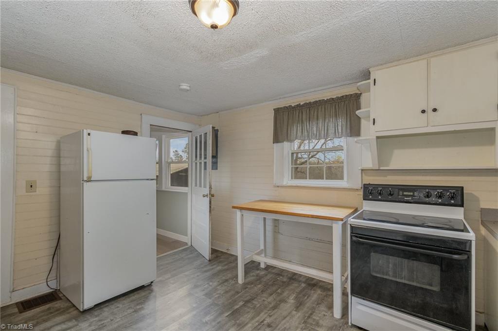 4325 Thompson Mill Road Graham, NC 27253 - Photo 10 of 30 Gallery Image 10