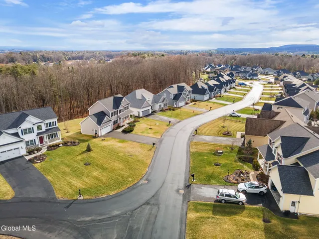 $680,000 | 22 Edinburgh Court, New Scotland, NY 12159