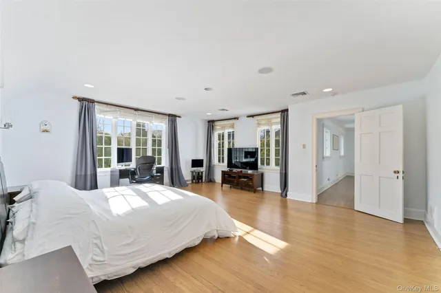 $3,750,000 | 45 Griffen Avenue, Scarsdale, NY 10583