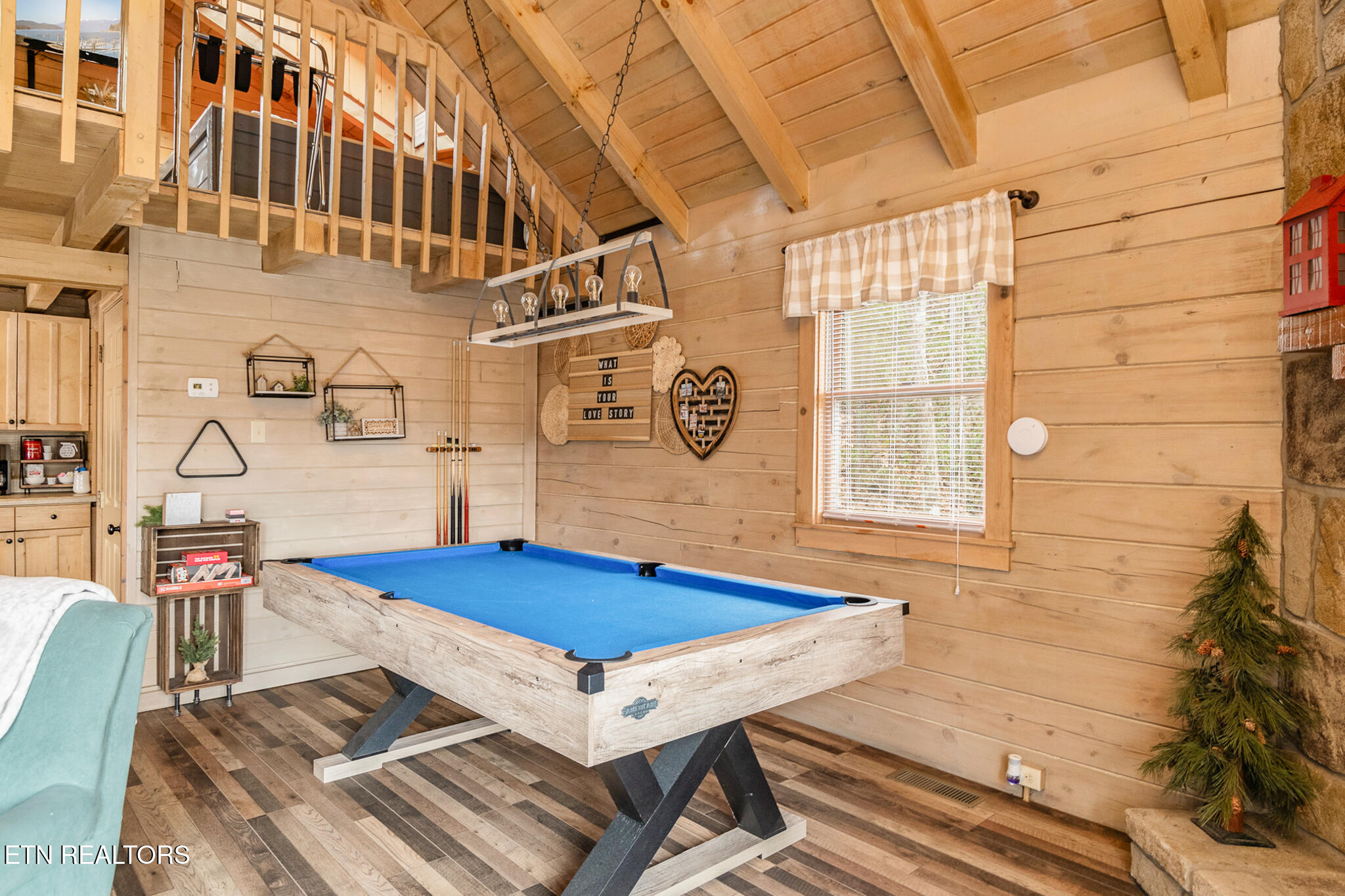 846 Maple Hill Way Gatlinburg, TN 37738 - Photo 6 of 25 CC985109-C2AB-4154-ADBD-4A100E4EADB0