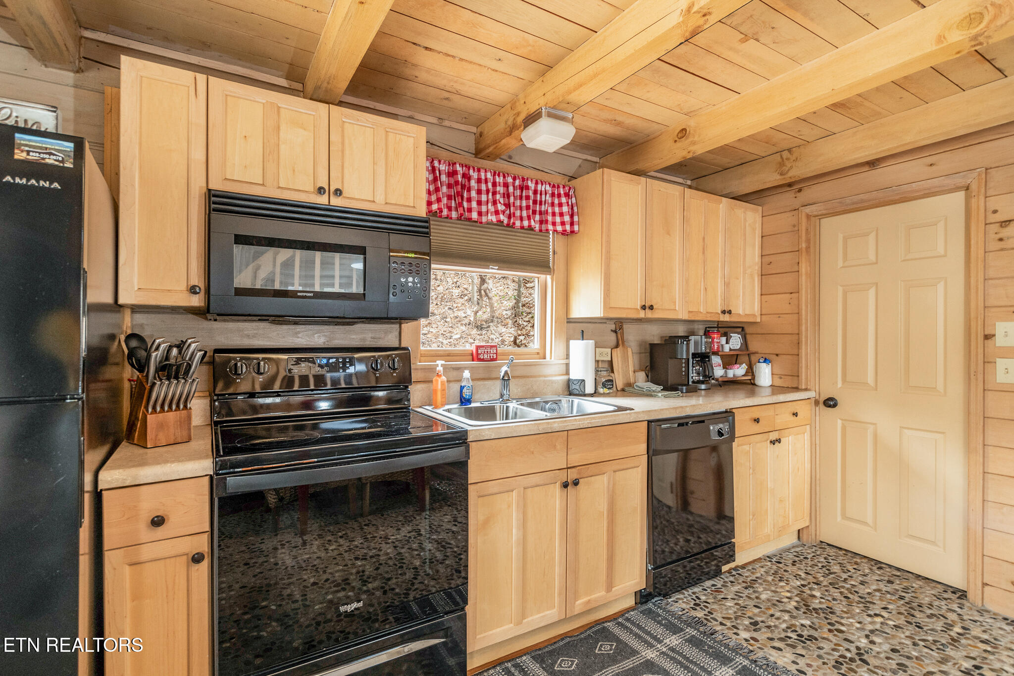 846 Maple Hill Way Gatlinburg, TN 37738 - Photo 8 of 25 888C4065-0D2F-47A3-9AA3-D5E8B8264122