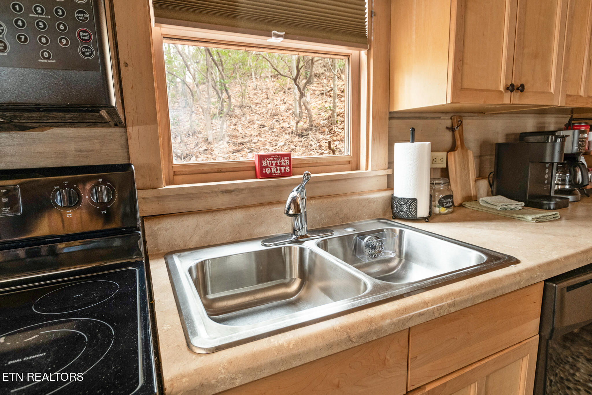 846 Maple Hill Way Gatlinburg, TN 37738 - Photo 10 of 25 43848F0B-F22D-4190-94FF-64E3A7CA594F