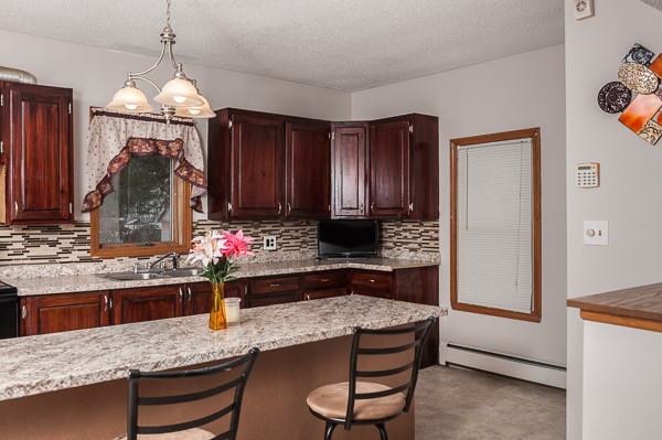 73 Brickett Street Springfield, MA 01119 - Photo 4 of 17 Gallery Image 4