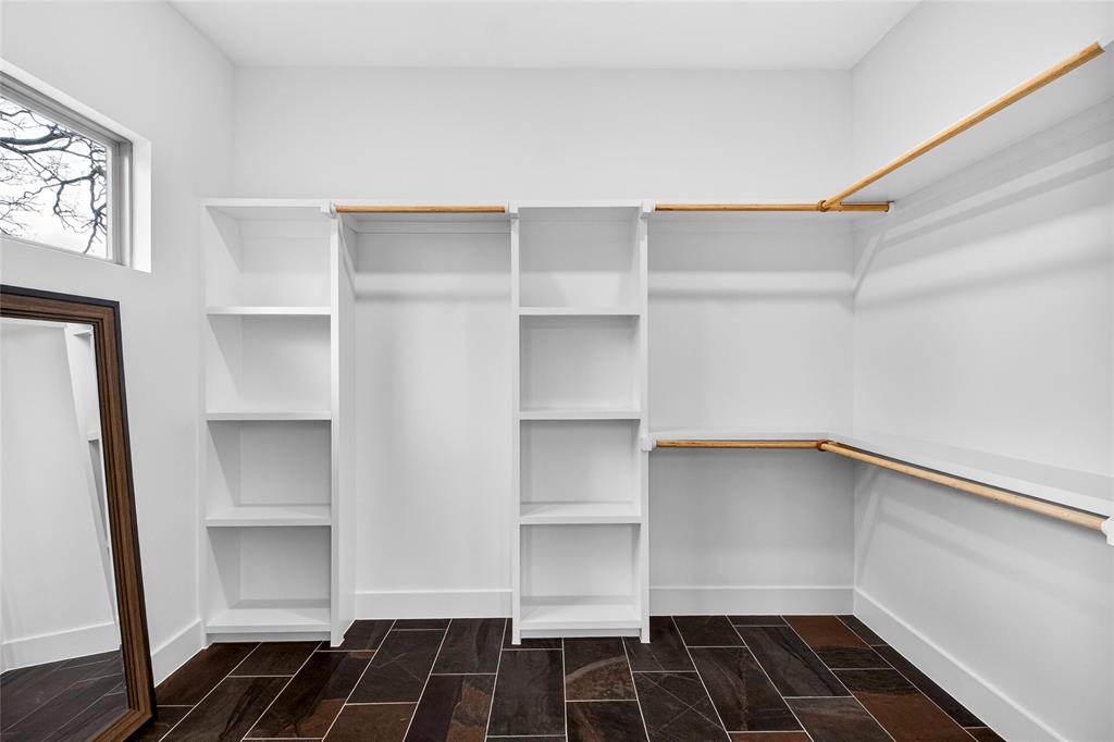 124 Aztec Drive Mabank, TX 75156 - Photo 23 of 33 View of walk in closet