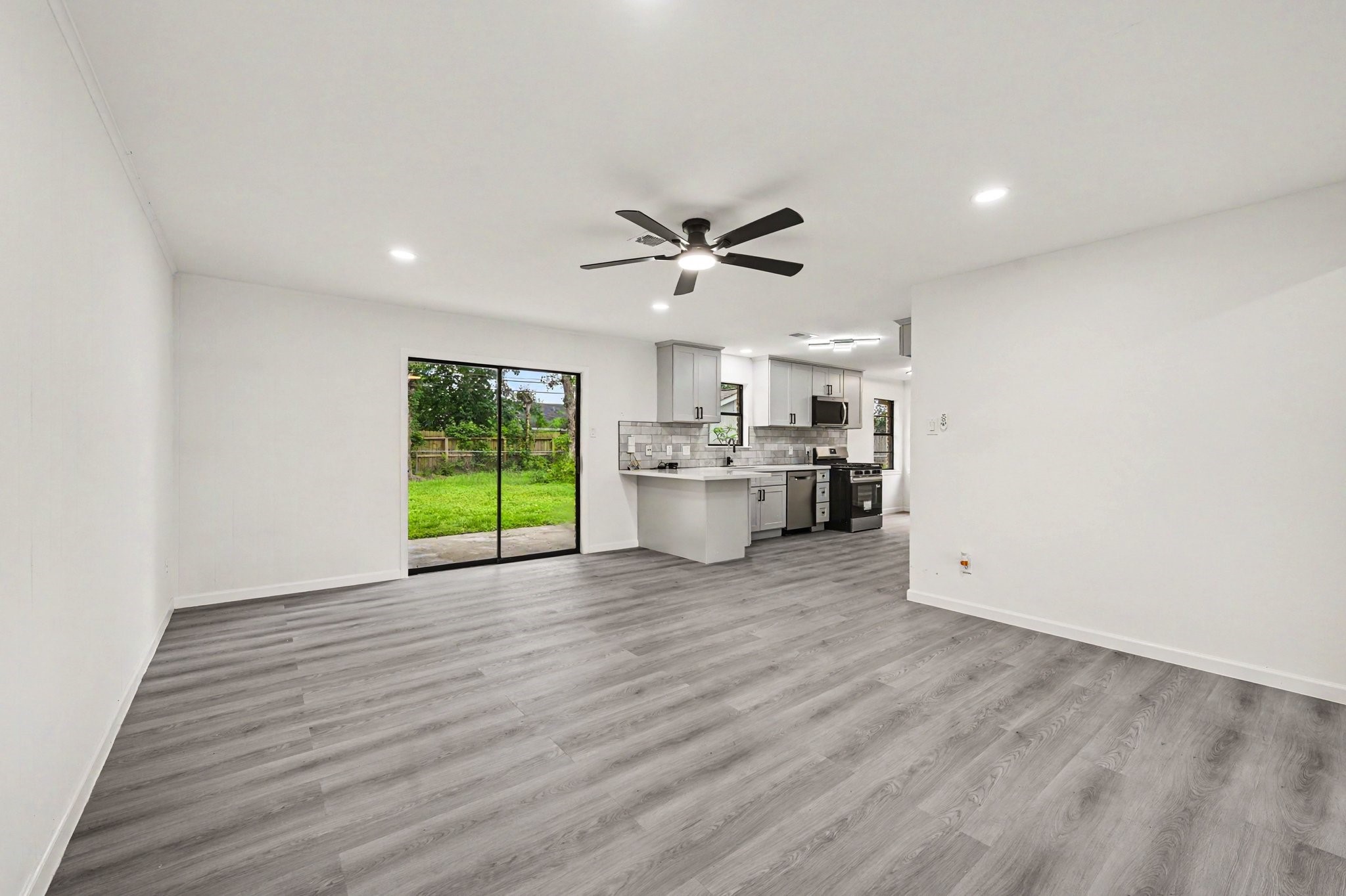 7607 Grape Street Houston, TX 77074 - Photo 5 of 42