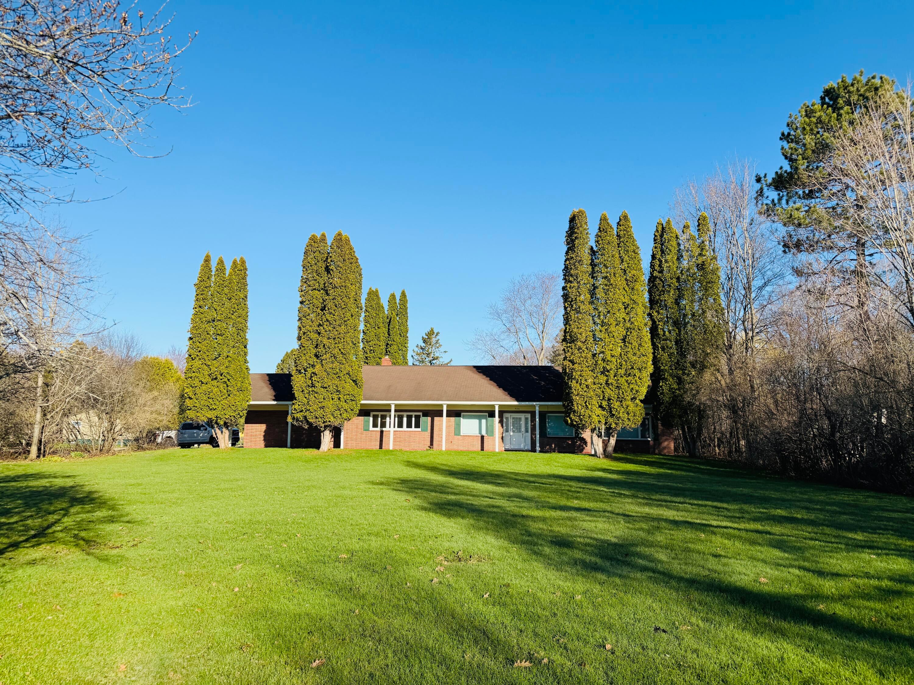 406 Mission Road Sault Ste. Marie, MI 49783 - Photo 1 of 31 Gallery Image 1