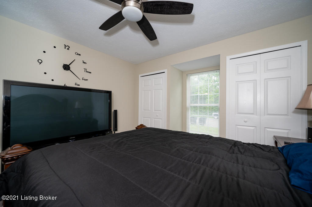 9309 Gutenberg Road Louisville, KY 40291 - Photo 19 of 43 DN2_3495