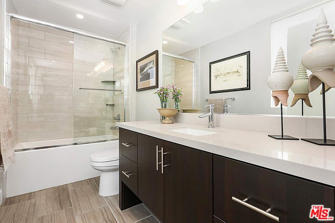 12003 Emery Lane Valley Village, CA 91607 - Photo 23 of 30