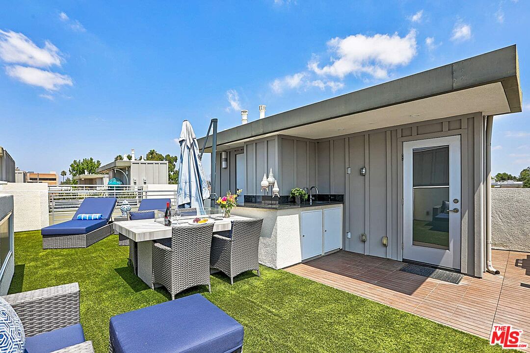 12003 Emery Lane Valley Village, CA 91607 - Photo 26 of 30