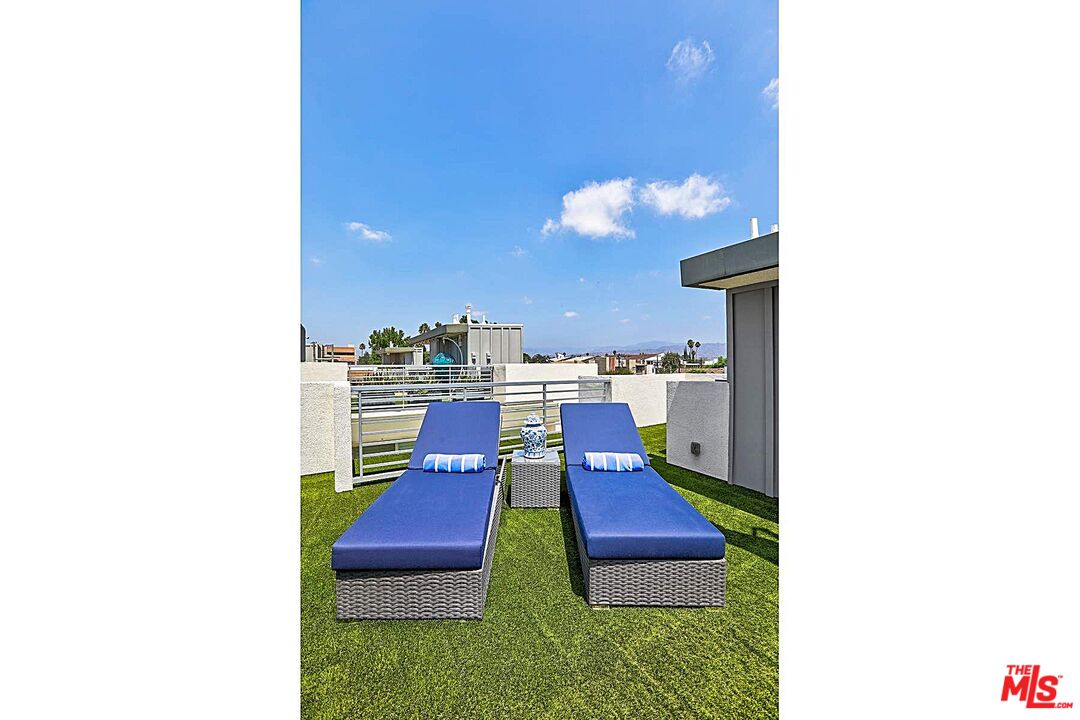 12003 Emery Lane Valley Village, CA 91607 - Photo 29 of 30