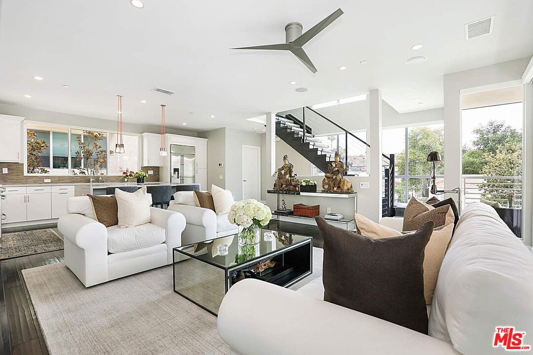 12003 Emery Lane Valley Village, CA 91607 - Photo 6 of 30