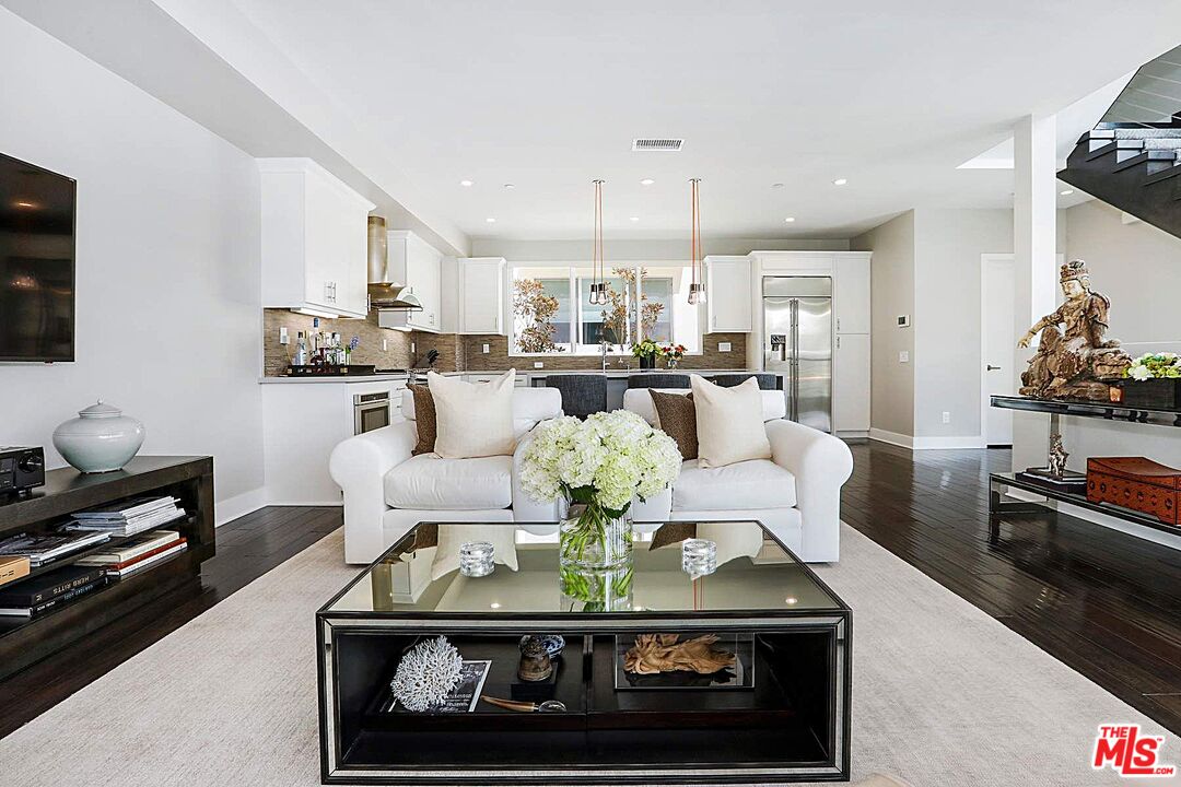 12003 Emery Lane Valley Village, CA 91607 - Photo 9 of 30