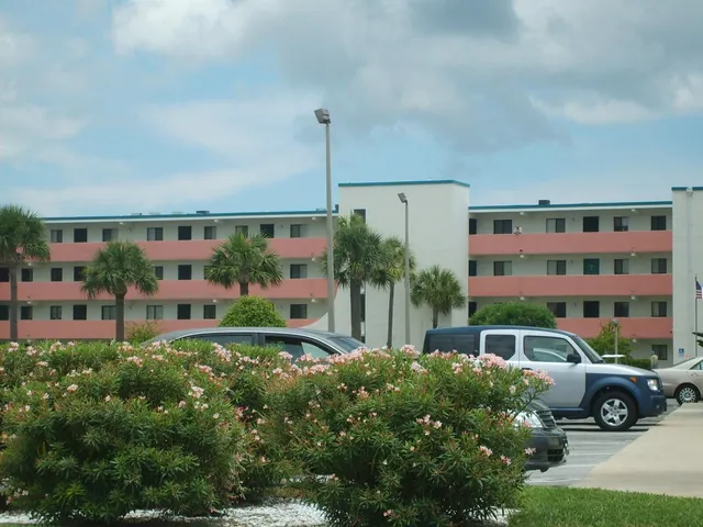 a view of building with outdoor space