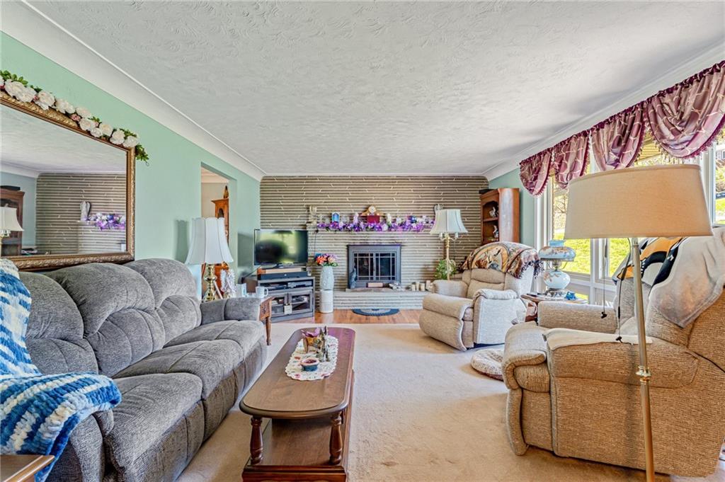 4413 Ruth Drive Monroeville, PA 15146 - Photo 3 of 26 Gallery Image 3