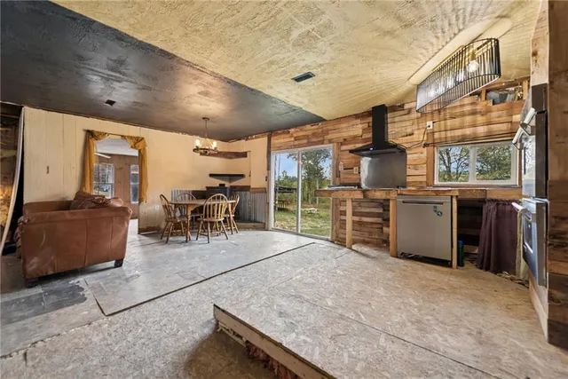 $120,000 | 135 Sandy Flat Road, Connellsville, PA 15425